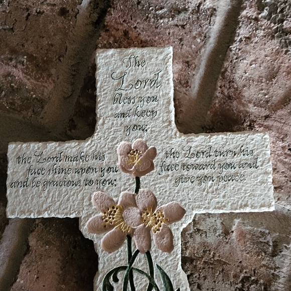 Hanging Wall Cross - Picture 3 of 5